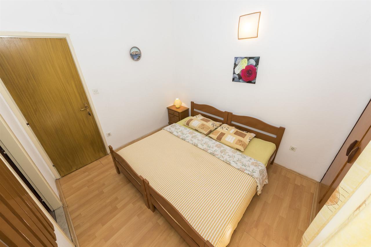 Apartments And Rooms Dragica Starigrad Paklenica Exteriér fotografie