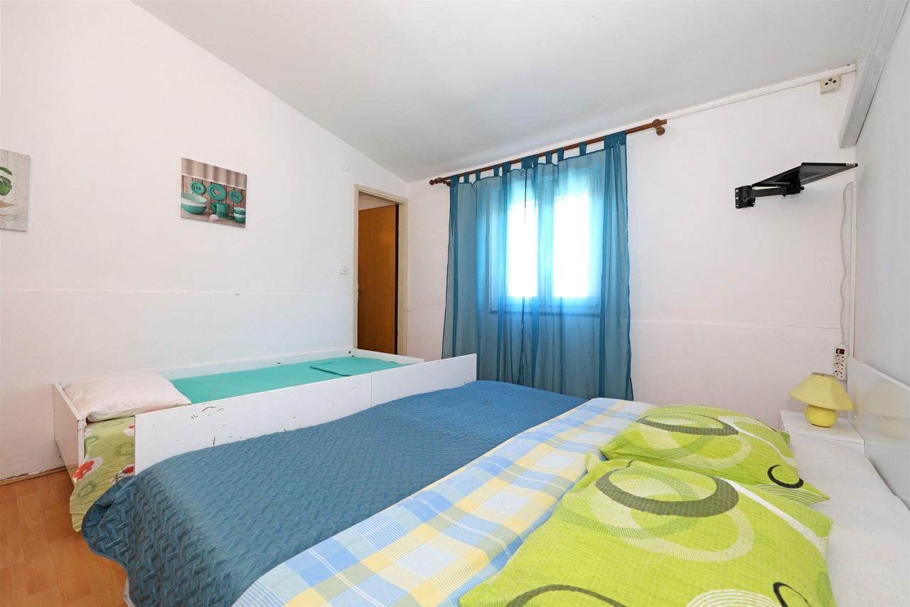 Apartments And Rooms Dragica Starigrad Paklenica Exteriér fotografie