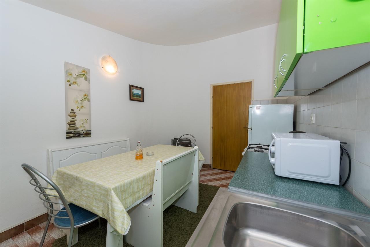 Apartments And Rooms Dragica Starigrad Paklenica Exteriér fotografie