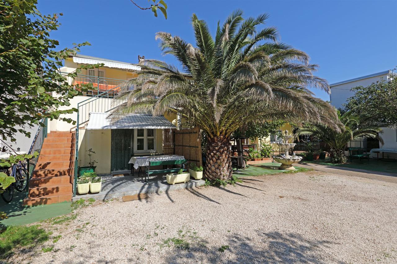 Apartments And Rooms Dragica Starigrad Paklenica Exteriér fotografie