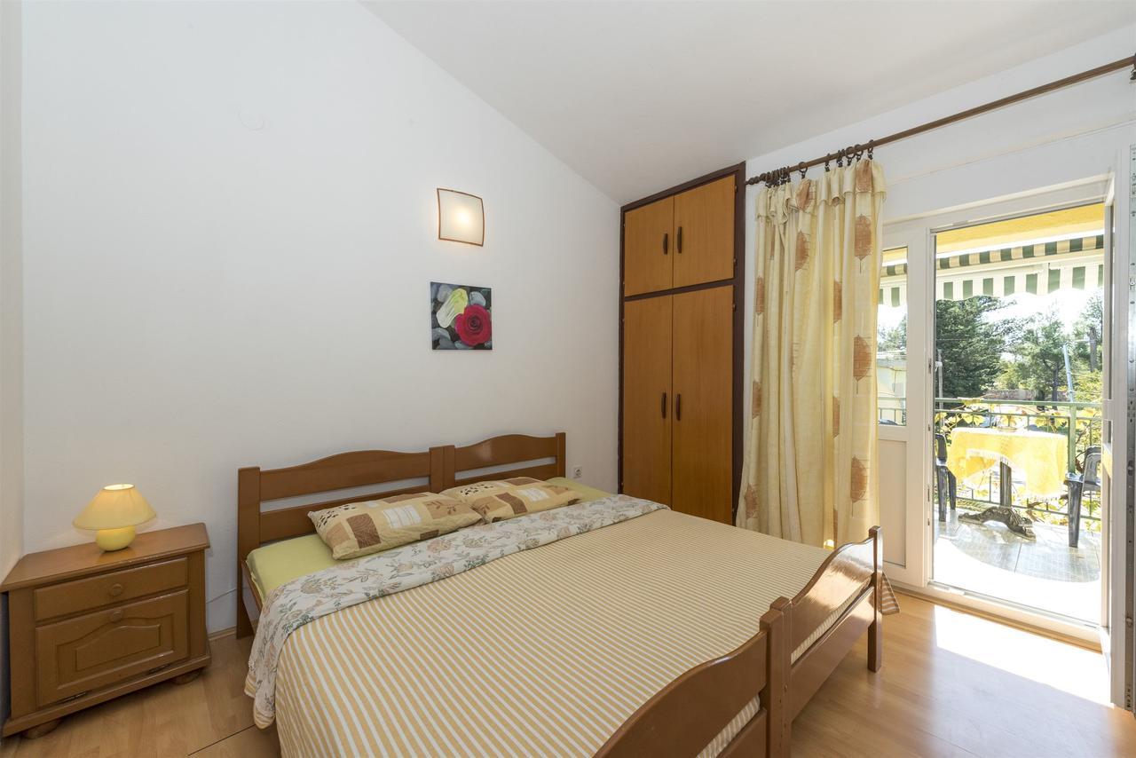 Apartments And Rooms Dragica Starigrad Paklenica Exteriér fotografie
