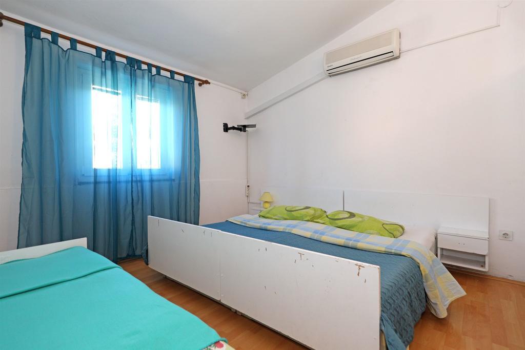Apartments And Rooms Dragica Starigrad Paklenica Exteriér fotografie