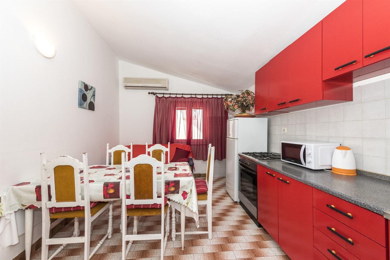 Apartments And Rooms Dragica Starigrad Paklenica Exteriér fotografie