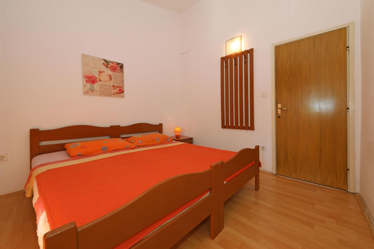 Apartments And Rooms Dragica Starigrad Paklenica Exteriér fotografie